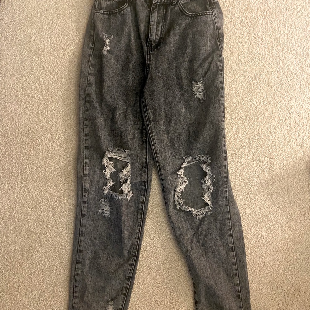 High Waisted Ripped Raw Hem Cropped Jeans - Picture 5 of 5